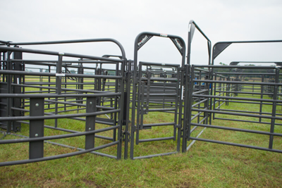 7' Tall Rough Stock Bow Gates - Image 1