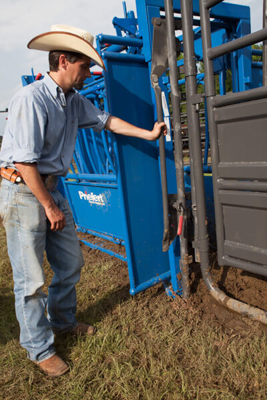 Adjustable Alley Frame w/Squeeze Chute Attachment - Image 2
