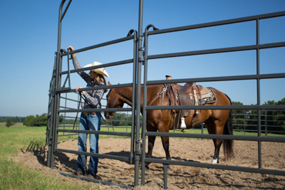 6' Tall Premier/Mustang Panel Round Pens - Image 1