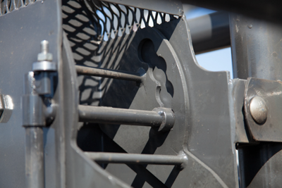 Adjust-a-Bull Bucking Chute - Image 4