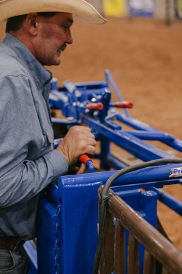 Manual Calf Roping Chute - Image 10